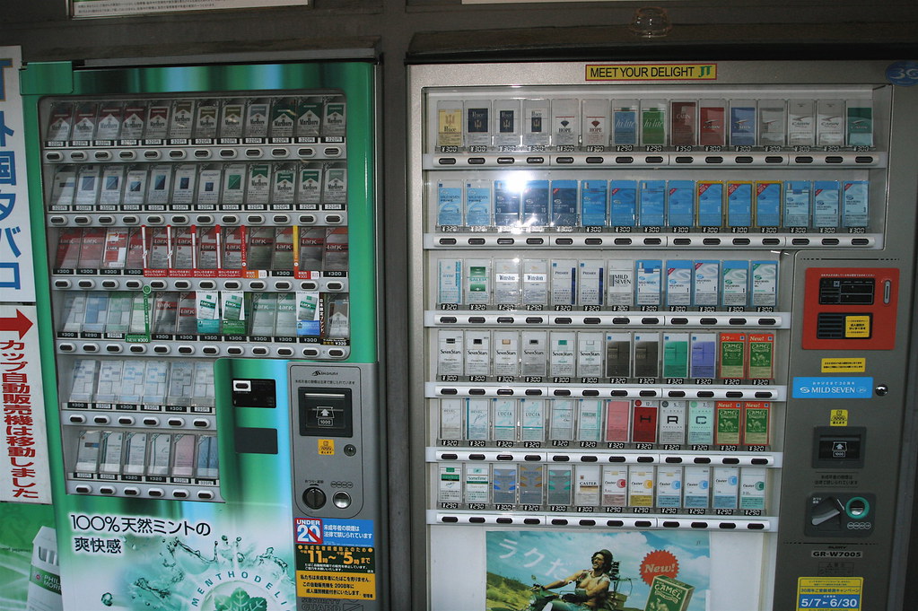 Wall of cigarette machines — which rolling machine comparison guide