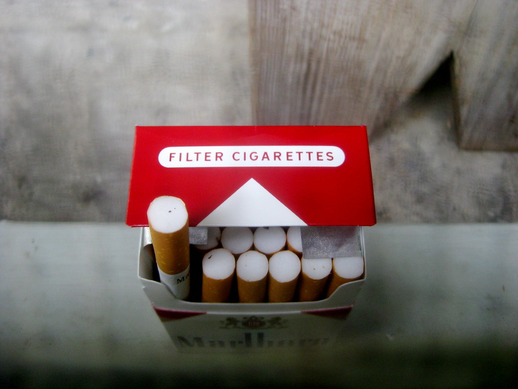 Open cigarette pack showing filter tips — do cigarette filters actually work