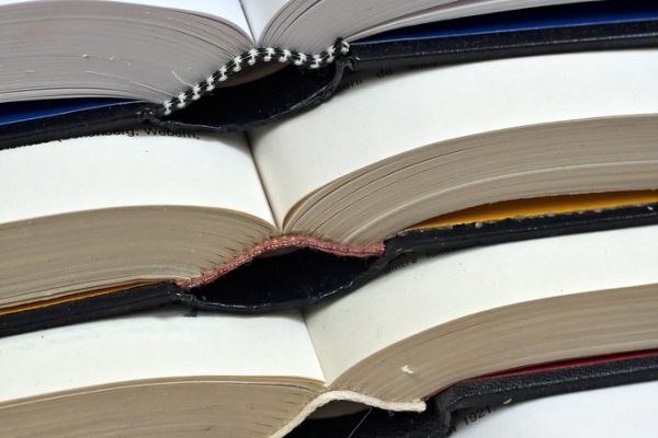 Open book pages — the complete RYO and tobacco glossary